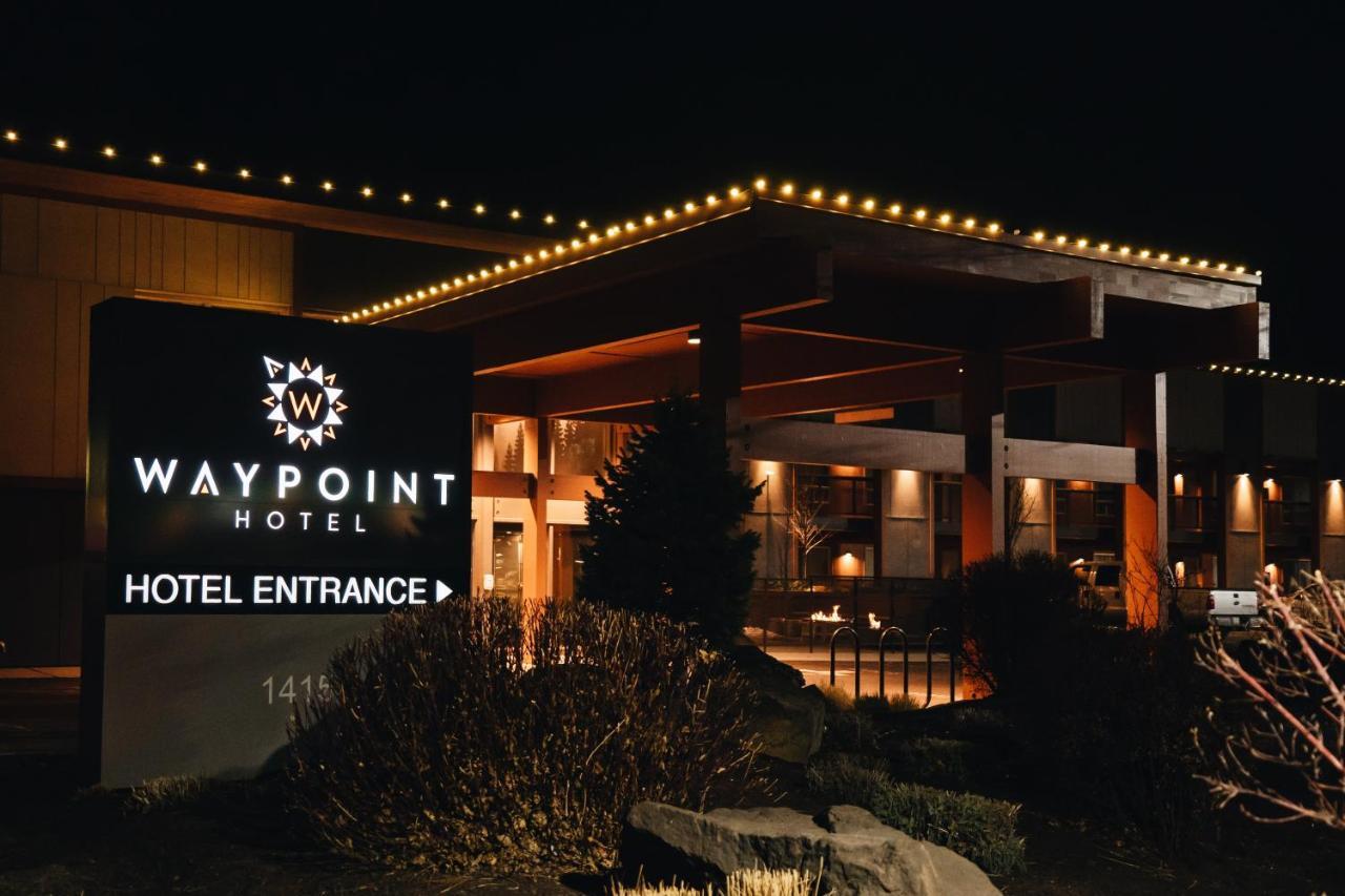 בנד Waypoint Hotel מראה חיצוני תמונה